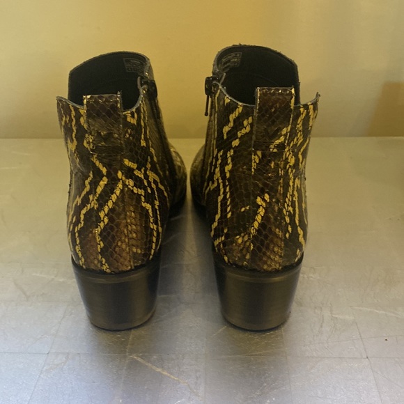 Vionic snake skin like booties - Picture 5 of 7
